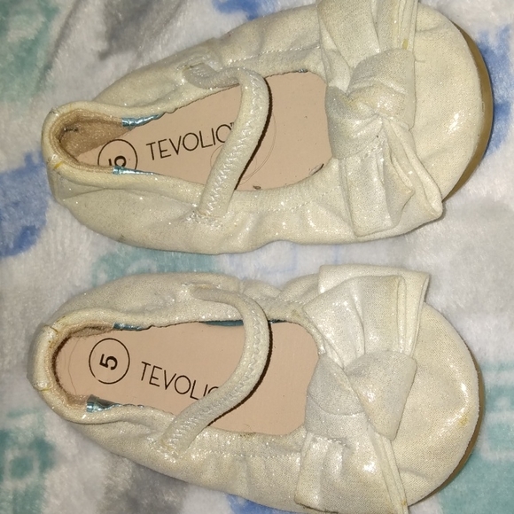 Tevolio slippers baby toddlers shoes size 5 gold new without tags - Picture 7 of 8